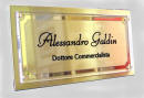 targhe in ottone e plexiglass